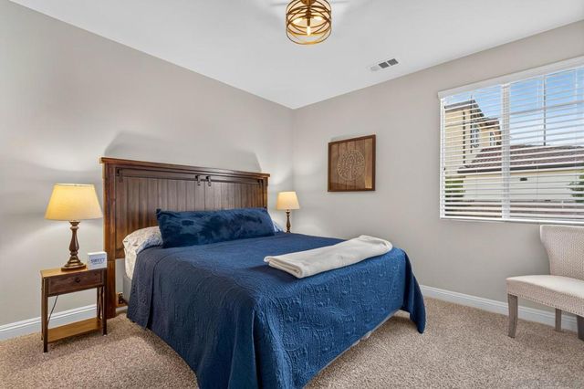 2077 Del Rincon Place, Escondido, CA 92026