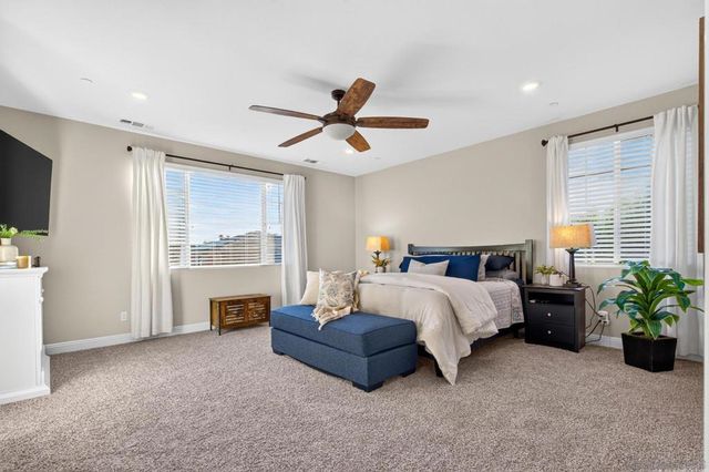 2077 Del Rincon Place, Escondido, CA 92026
