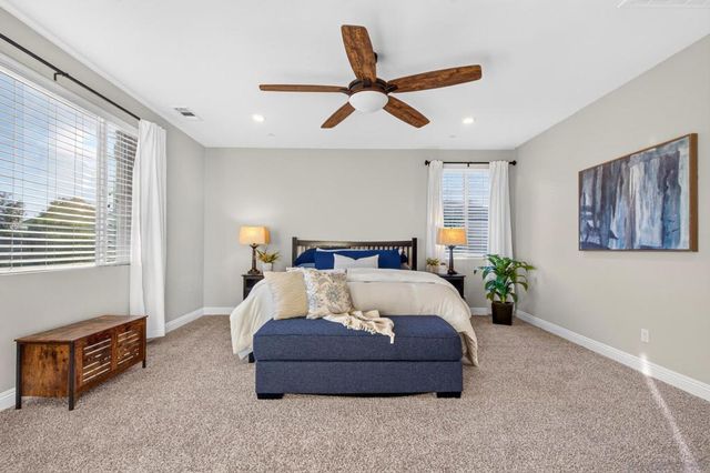 2077 Del Rincon Place, Escondido, CA 92026