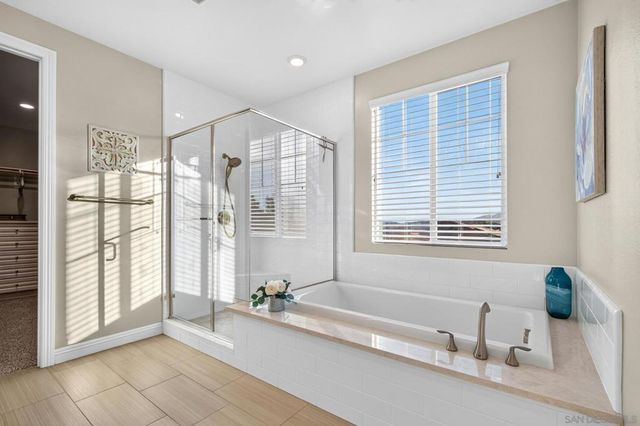 2077 Del Rincon Place, Escondido, CA 92026