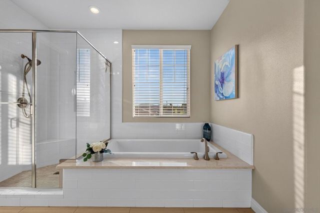 2077 Del Rincon Place, Escondido, CA 92026