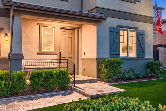 2077 Del Rincon Place, Escondido, CA 92026