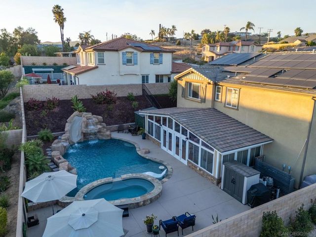 2077 Del Rincon Place, Escondido, CA 92026