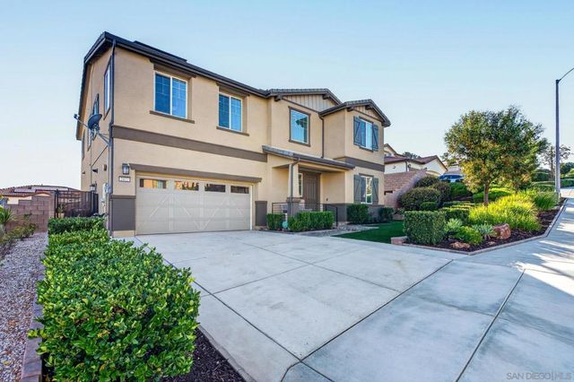 2077 Del Rincon Place, Escondido, CA 92026