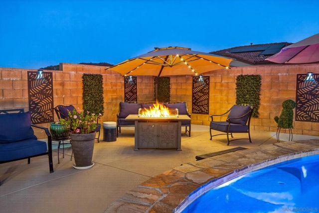 2077 Del Rincon Place, Escondido, CA 92026