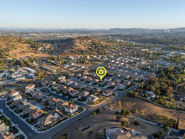 2077 Del Rincon Place, Escondido, CA 92026