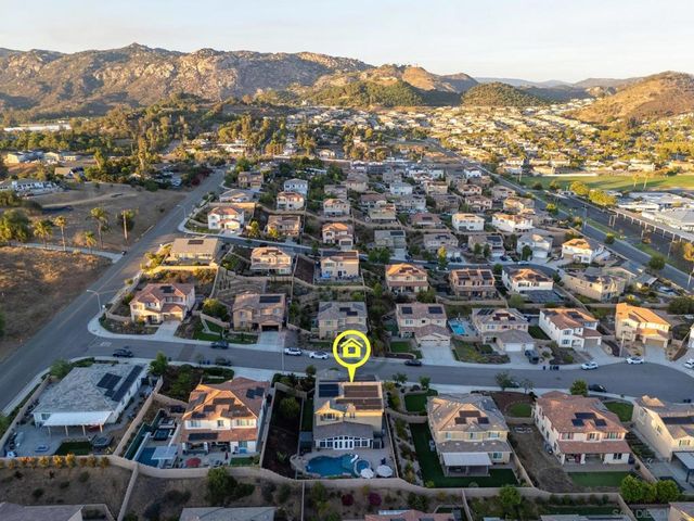2077 Del Rincon Place, Escondido, CA 92026