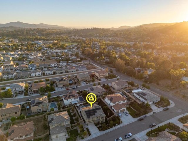 2077 Del Rincon Place, Escondido, CA 92026