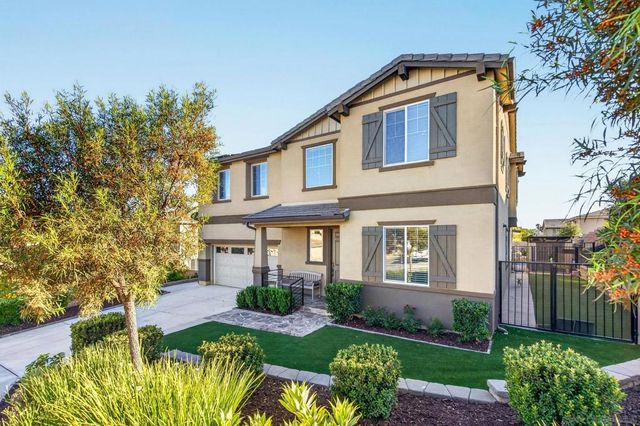 2077 Del Rincon Place, Escondido, CA 92026