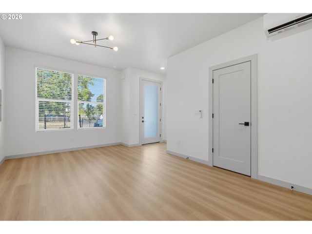 7041 Se 60th Ave, Portland, OR 97206