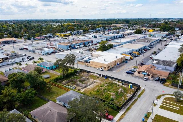 3250 NE 3rd Ave, Oakland Park, FL 33334