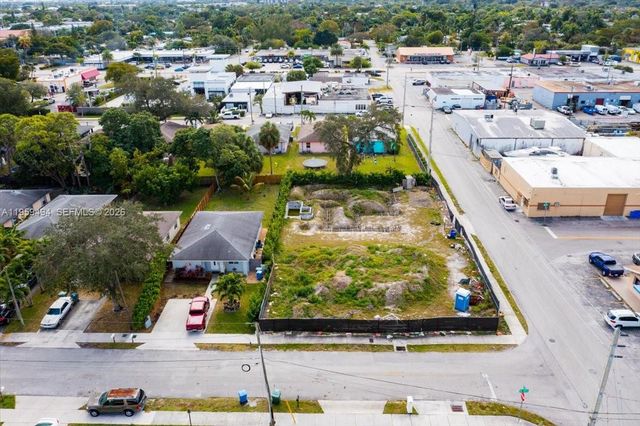 3250 NE 3rd Ave, Oakland Park, FL 33334