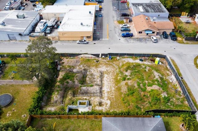 3250 NE 3rd Ave, Oakland Park, FL 33334