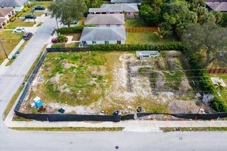 3250 NE 3rd Ave, Oakland Park, FL 33334