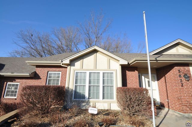 5822 SW Sterling LN, Topeka, KS 66604