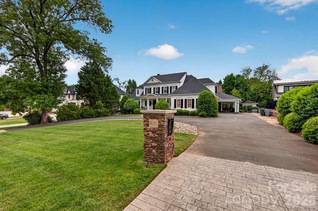 2135 Sharon Avenue, Charlotte, NC 28211