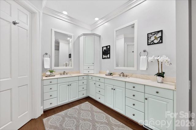2135 Sharon Avenue, Charlotte, NC 28211