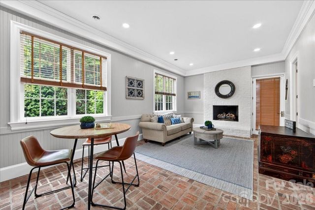 2135 Sharon Avenue, Charlotte, NC 28211