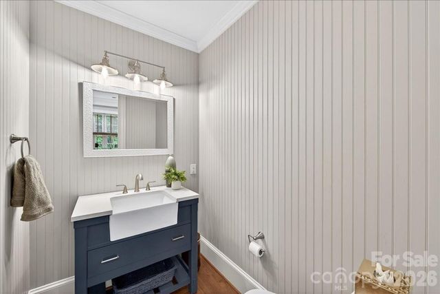 2135 Sharon Avenue, Charlotte, NC 28211