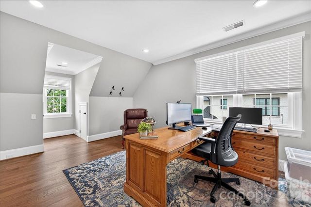 2135 Sharon Avenue, Charlotte, NC 28211