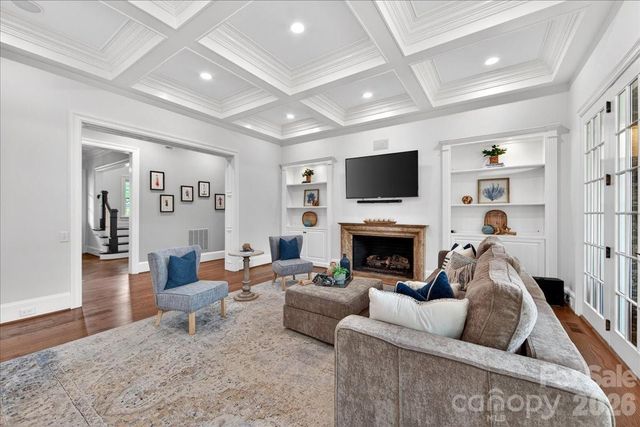 2135 Sharon Avenue, Charlotte, NC 28211