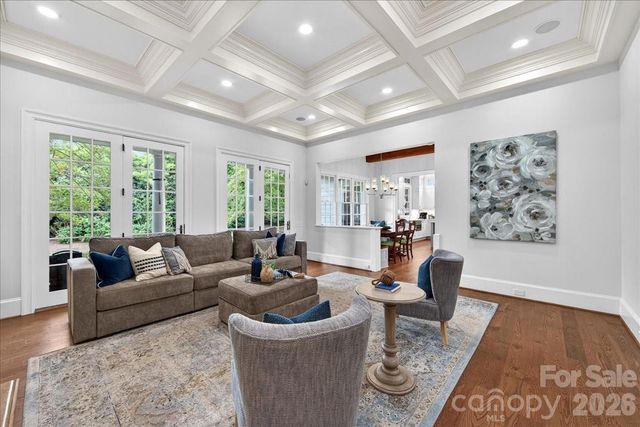 2135 Sharon Avenue, Charlotte, NC 28211