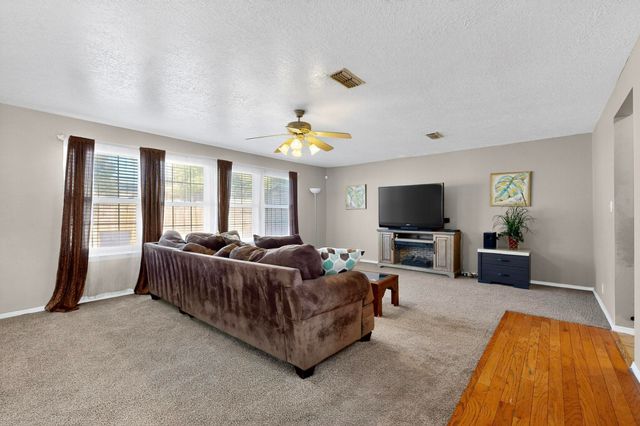 1221 Tanglewood Place NW, Albuquerque, NM 87120