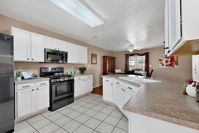 1221 Tanglewood Place NW, Albuquerque, NM 87120