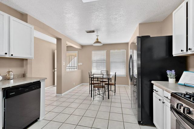 1221 Tanglewood Place NW, Albuquerque, NM 87120