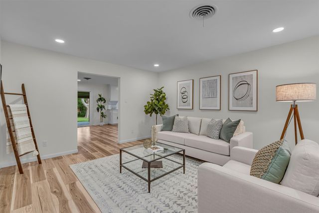 5229 Cockrell Avenue, Fort Worth, TX 76133