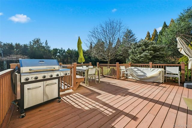 60 Water Terrace, Southold, NY 11971