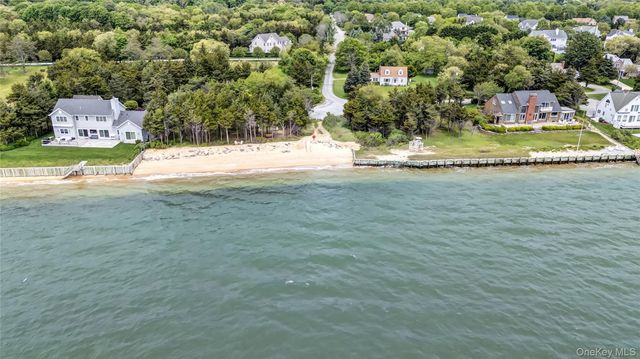 60 Water Terrace, Southold, NY 11971