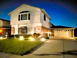 16967 82nd Avenue, Tinley Park, IL 60477