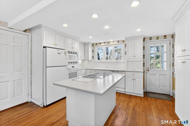 89 Hop Brook Road, Simsbury, CT 06070