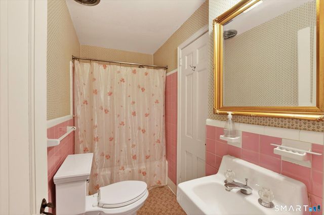 89 Hop Brook Road, Simsbury, CT 06070