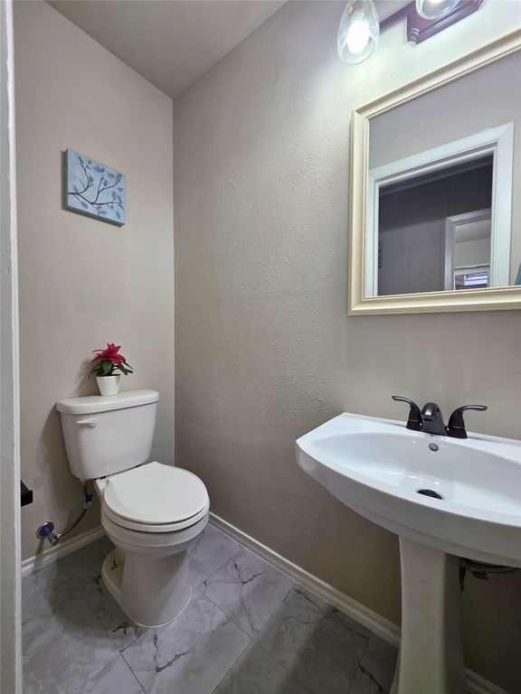 424 E Ellen Avenue, Hurst, TX 76053 — photo 5