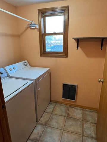 44028 220th Street, Roseau, MN 56751