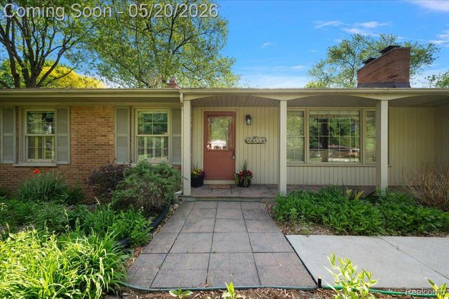 28416 Westerleigh Road, Farmington Hills, MI 48334