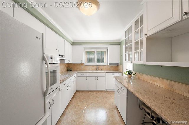 28416 Westerleigh Road, Farmington Hills, MI 48334