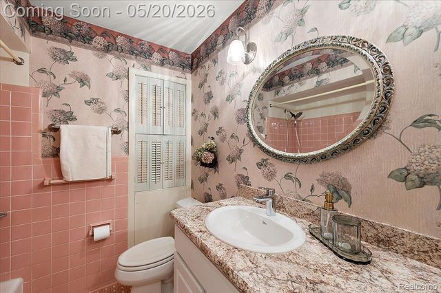 28416 Westerleigh Road, Farmington Hills, MI 48334