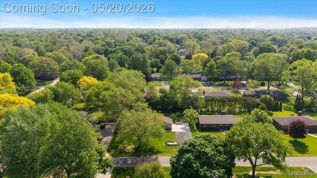 28416 Westerleigh Road, Farmington Hills, MI 48334