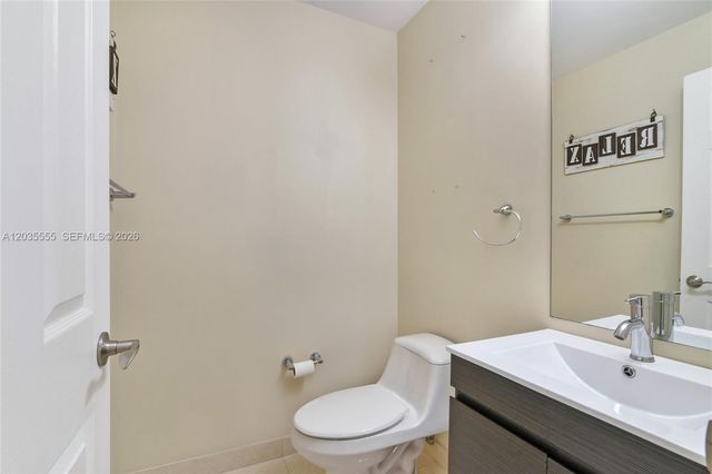 2707 NE 184th Ter, Aventura, FL 33160