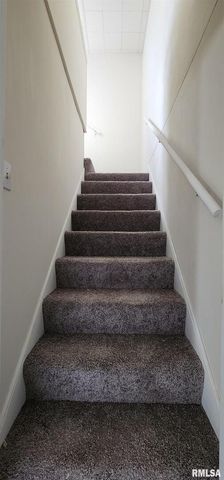 1713 N 5TH Street, Clinton, IA 52732