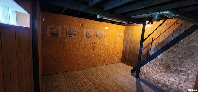 1713 N 5TH Street, Clinton, IA 52732