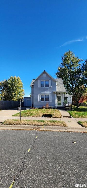 1713 N 5TH Street, Clinton, IA 52732