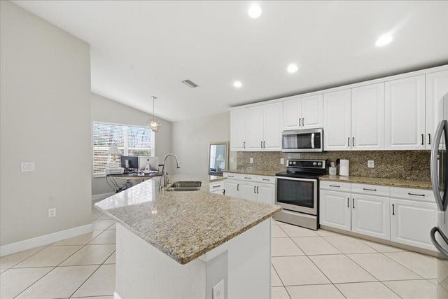 10124 ARBOR RUN DRIVE, Tampa, FL 33647