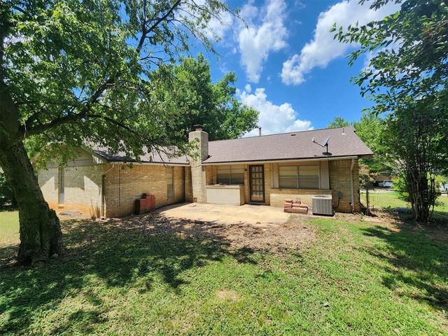 1313 Whippoorwill Drive, Norman, OK 73071