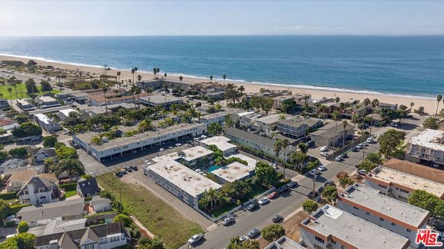 180 Holly Avenue, Carpinteria, CA 93013