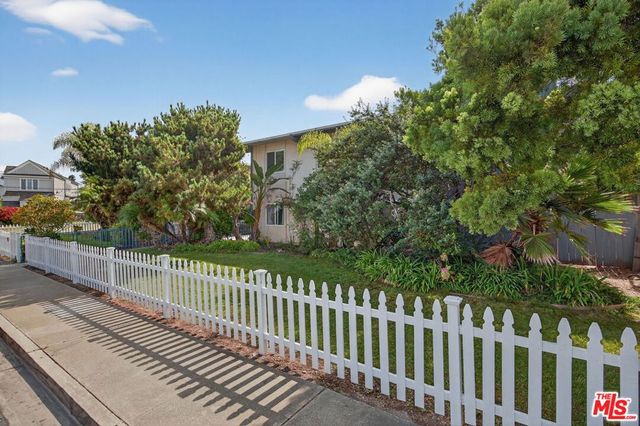 180 Holly Avenue, Carpinteria, CA 93013