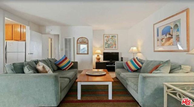 180 Holly Avenue, Carpinteria, CA 93013